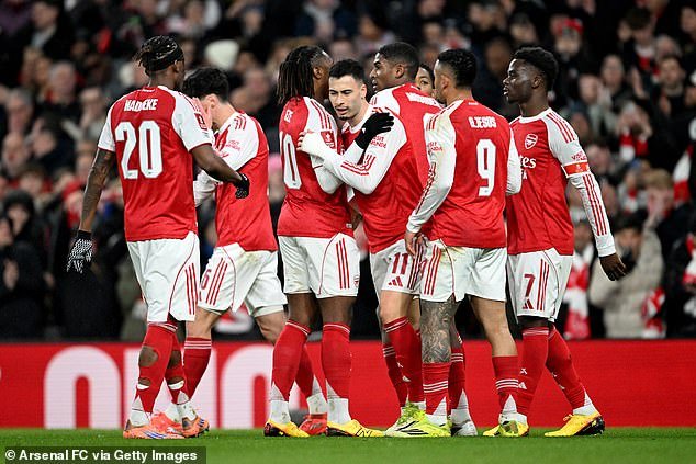 Arsenal 4-0 Wigan: Bukayo Saka brilla en un nuevo papel sorpresa y Eberechi Eze reclama a Mikel Arteta mientras los Gunners mantienen vivas cuatro esperanzas en una victoria dominante en la Copa FA
