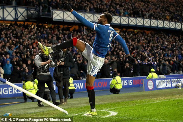 Reseña: Esta carrera por el título gloriosamente defectuosa e increíblemente impredecible es un gran anuncio para el fútbol escocés