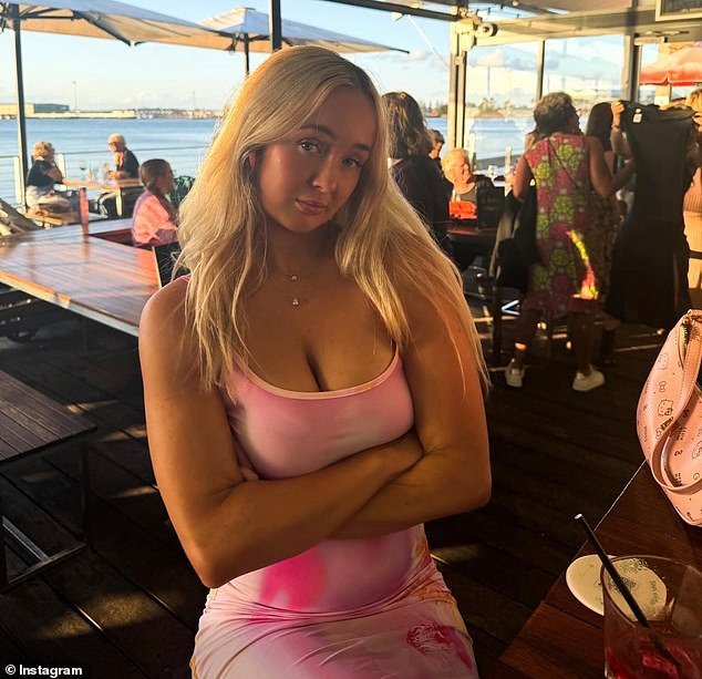 La fila del bikini en Bali explota cuando una turista australiana afirma que fue encerrada en una comisaría y temía por sus hijos