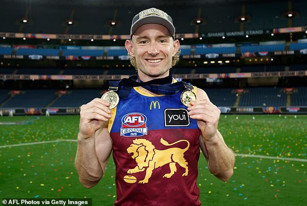 Los Brisbane Lions revelan nuevos capitanes después de que Lachie Neale renunciara tras la ruptura del matrimonio