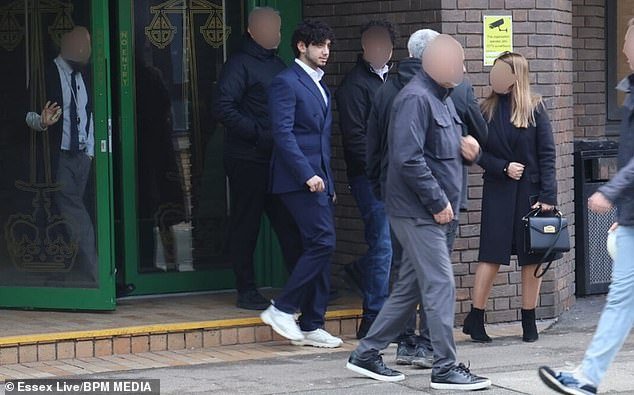 Un hombre de 20 años niega haber matado a la madre de la estrella de TOWIE en un accidente fatal que también hirió gravemente a su hija