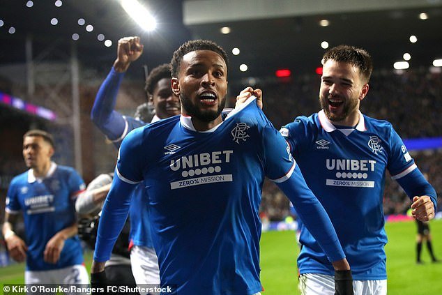 El héroe del hat-trick, Youssef Chermiti, rebosa confianza en las posibilidades de título del Rangers tras vencer al Hearts en Ibrox