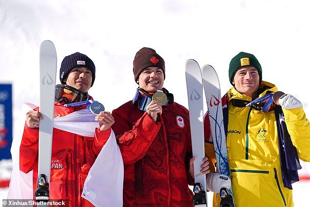 La estrella de los magnates australianos hace una conmovedora admisión de “papá del podio”, mientras extiende el récord de medallas de su país en los Juegos Olímpicos de Invierno.