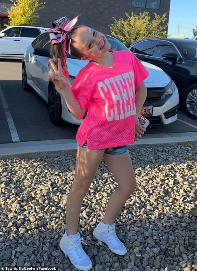 Inquietantes documentos de divorcio ofrecen pistas de por qué una bailarina de Utah, de 38 años, mató a su hija de 11 años y luego a ella misma en una habitación de hotel de Las Vegas.