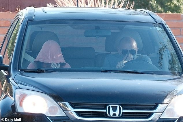 El sheriff de Nancy Guthrie dice que toda su familia, incluido su yerno, ha sido EXCLUIDA como sospechosas de secuestro.