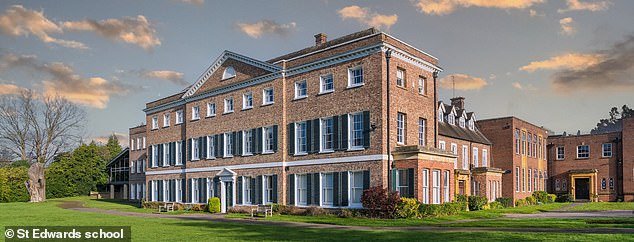 Director de sexto curso de una escuela privada que ganaba £25.000 al año fue despedido después de mentir en su CV sobre su ingreso a Cambridge