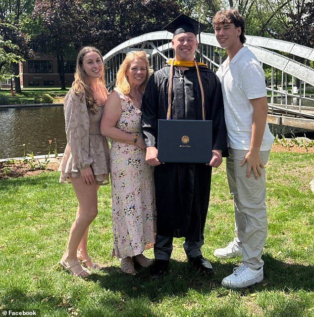 En la foto: Mujer asesinada por su ex transgénero junto con su hijo después de divorciarse de él debido a sus “rasgos narcisistas y trastorno de personalidad”.