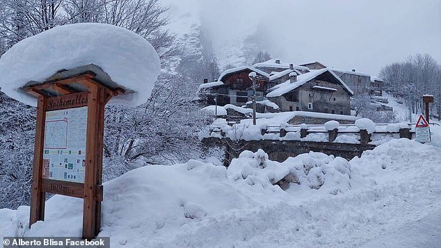 Los turistas deben abandonar los Alpes italianos y suizos debido a la evacuación de pueblos debido al exceso de NIEVE