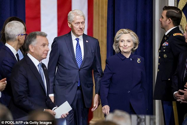 Hillary Clinton critica el ‘encubrimiento’ de Epstein por parte de Trump al afirmar que Bill solo voló en el Lolita Express para ‘trabajos de caridad’