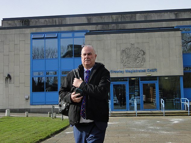 El presentador de LBC, Iain Dale, tiene prohibido conducir por exceso de velocidad en su Audi eléctrico negro