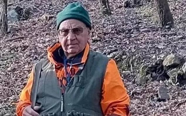 Misterio cuando tres hombres fueron encontrados muertos a tiros en un bosque de Sicilia, pero el trío no tenía vínculos con la mafia