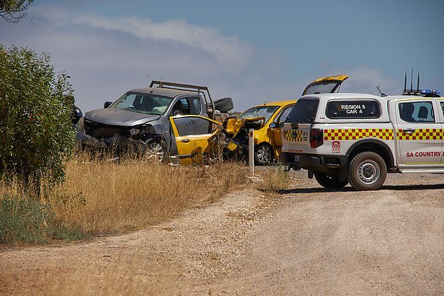 Horroroso accidente de carretera cerca de una popular ciudad turística costera en el sur de Australia deja un muerto y otro luchando por su vida