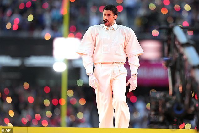 Bad Bunny hará un sorprendente regreso a la WWE para combatir las feroces críticas a su espectáculo de medio tiempo del Super Bowl