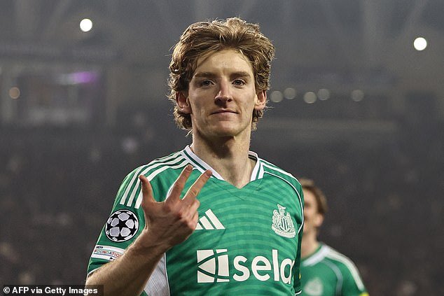 Anthony Gordon hace historia en la Liga de Campeones con un hat-trick de 33 MINUTOS, antes de agregar un cuarto justo después del descanso, mientras Newcastle se desata contra los pececillos Qarabag.