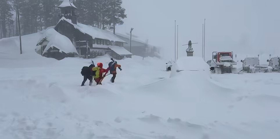 Los sobrevivientes de la avalancha del lago Tahoe usaron su iPhone SOS para guiar a los rescatistas cuando se confirmó la muerte de ocho en el horroroso desastre invernal: actualizaciones en vivo