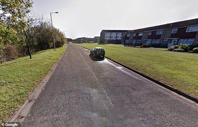 Hombre muerto y adolescente que lucha por su vida tras ser apuñalado en el skate park de Northampton: cuatro personas arrestadas