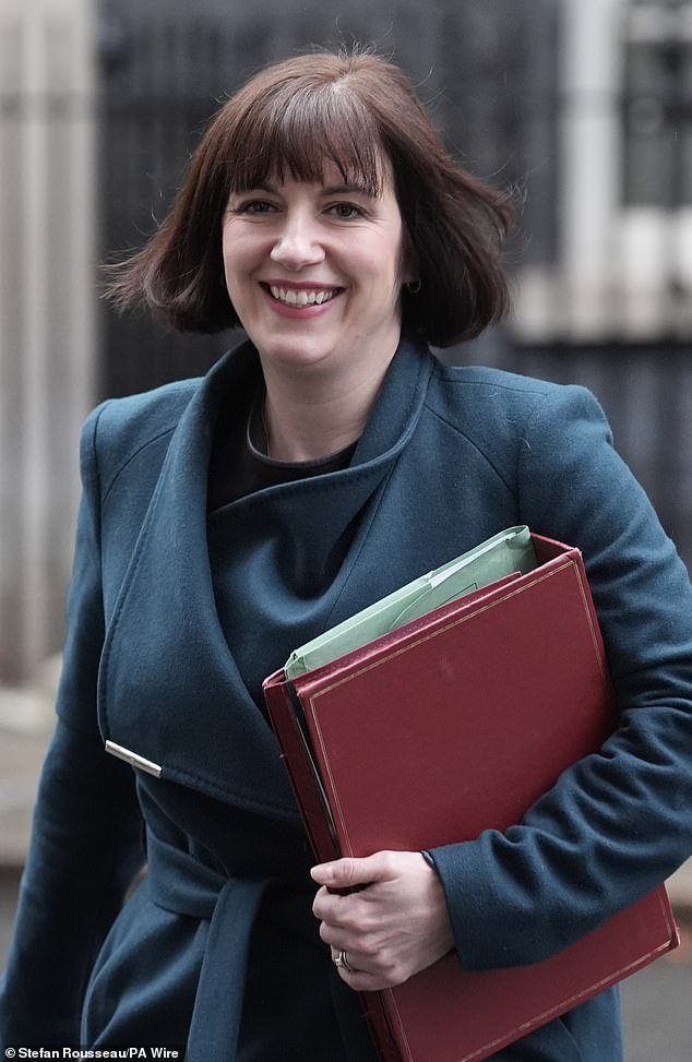 Los niños con necesidades especiales podrían perder su derecho a recibir ayuda adicional en la educación secundaria gracias a los planes para reducir los costes laborales