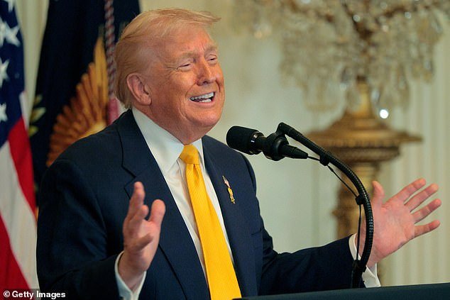 La ira de Trump cuando el Reino Unido bloquea el ataque a Irán: el presidente ‘podría descarrilar el acuerdo de Chagos’ ya que el primer ministro se niega a utilizar nuestras bases aéreas