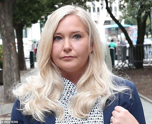 El mensaje de Virginia Giuffre, víctima de Epstein, desde más allá de la tumba cuando Andrew FINALMENTE es arrestado y su confidente más cercana rompe su silencio sobre la bomba que amenaza con derribar la monarquía británica.