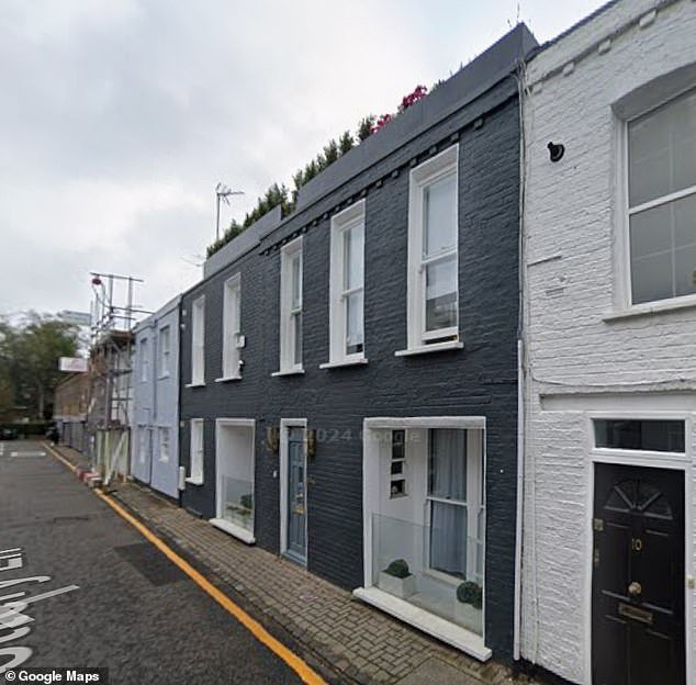 A una rica pareja francesa se le ordenó demoler las jardineras del techo de su casa de £2,5 millones en Notting Hill después de una amarga disputa de planificación con vecinos “hostiles”