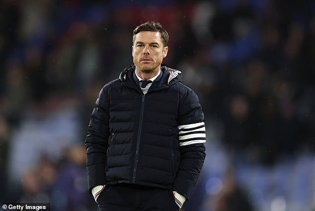 La ex estrella del Tottenham nombra al jefe rival ‘perfecto’ de la Premier League, los Spurs, que contratarán este verano, mientras el héroe de culto apunta al Arsenal antes del derbi del norte de Londres.