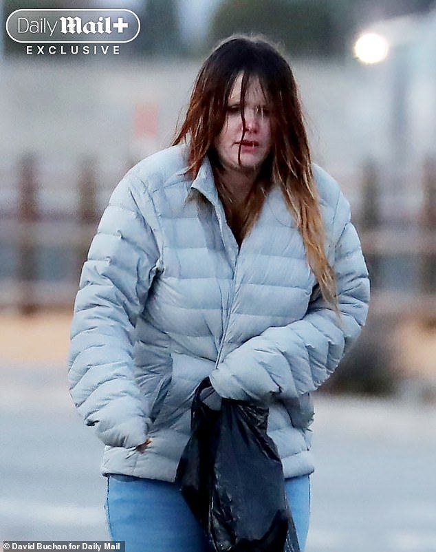 La hija de la estrella de Real Housewives da una desgarradora entrevista sobre la espiral de las personas sin hogar hacia el infierno… y su brutal mensaje de seis palabras a su famosa madre.