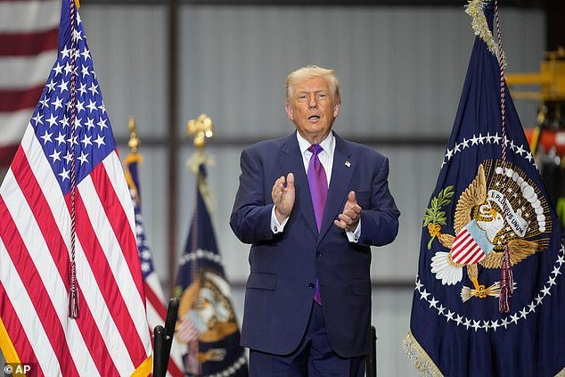 Trump anuncia que publicará archivos secretos del gobierno sobre extraterrestres y ovnis