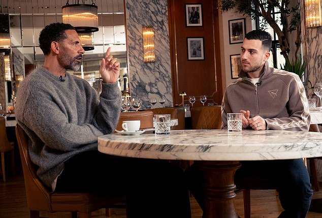 La estrella del Man United, Diogo Dalot, desaira a Marcus Rashford por un fracaso de £ 58 millones en su mejor equipo de cinco jugadores junto a Cristiano Ronaldo y Bruno Fernandes.