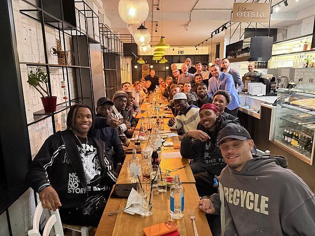 Preparación poco ortodoxa del derbi del norte de Londres de Igor Tudor: el nuevo entrenador interino del Tottenham lleva a cenar a su equipo amenazado por el descenso antes del crucial choque con el Arsenal