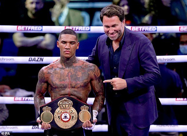 Conor Benn se está separando sensacionalmente de su promotor Eddie Hearn después de 10 años, mientras el luchador británico firma un acuerdo de “ocho cifras” con la incipiente compañía de su rival Dana White.