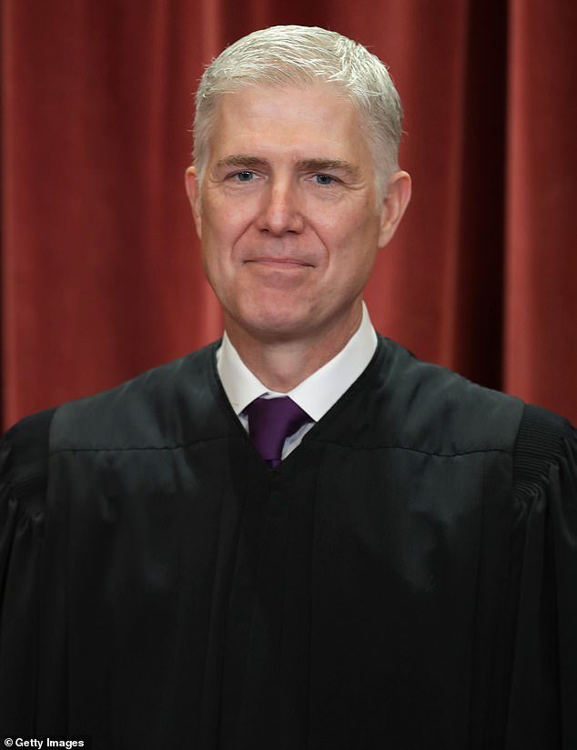 Un salvaje mensaje directo a Trump del juez conservador que nombró se esconde en la decisión de la Corte Suprema