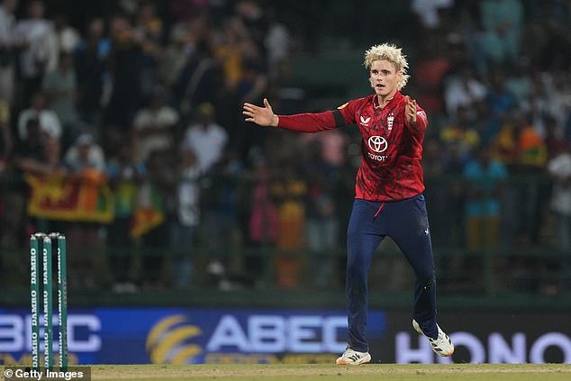 Inglaterra sufre un gran golpe antes de su choque de la Copa Mundial T20 con Sri Lanka con una regla poco conocida destinada a impedir que Jacob Bethell juegue a los bolos.
