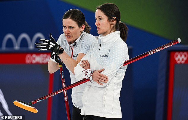 Los estadounidenses devastados rompieron a llorar en la televisión después de perder ante su acérrimo rival Canadá y perderse una medalla en los Juegos Olímpicos de Invierno en curling femenino.