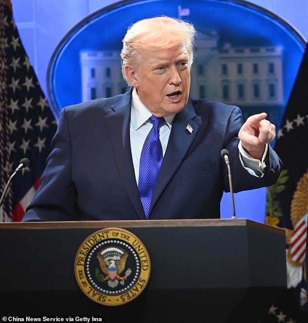 Trump dice que aumentará los aranceles globales al 15% mientras enfrenta una derrota en la Corte Suprema