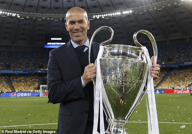 Zinedine Zidane ‘acepta hacerse cargo de la selección francesa’ tras CINCO años en el desierto desde que la leyenda francesa dimitiera como entrenador del Real Madrid