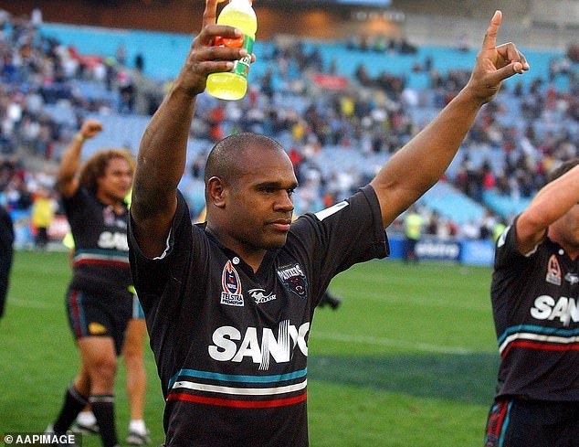 El gran futbolista Rhys Wesser acusado de acosar a la mujer con la que tenía una relación sentimental