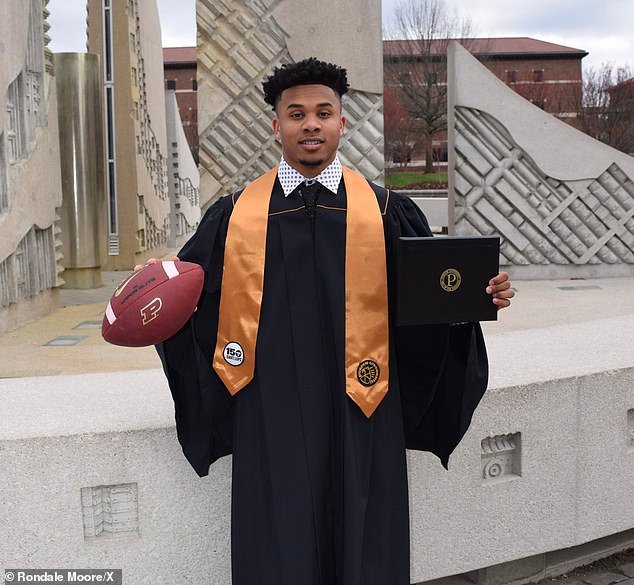 La estrella de los Chiefs, Hollywood Brown, revela que habló con Rondale Moore pocas horas antes de su trágica muerte a los 25 años.