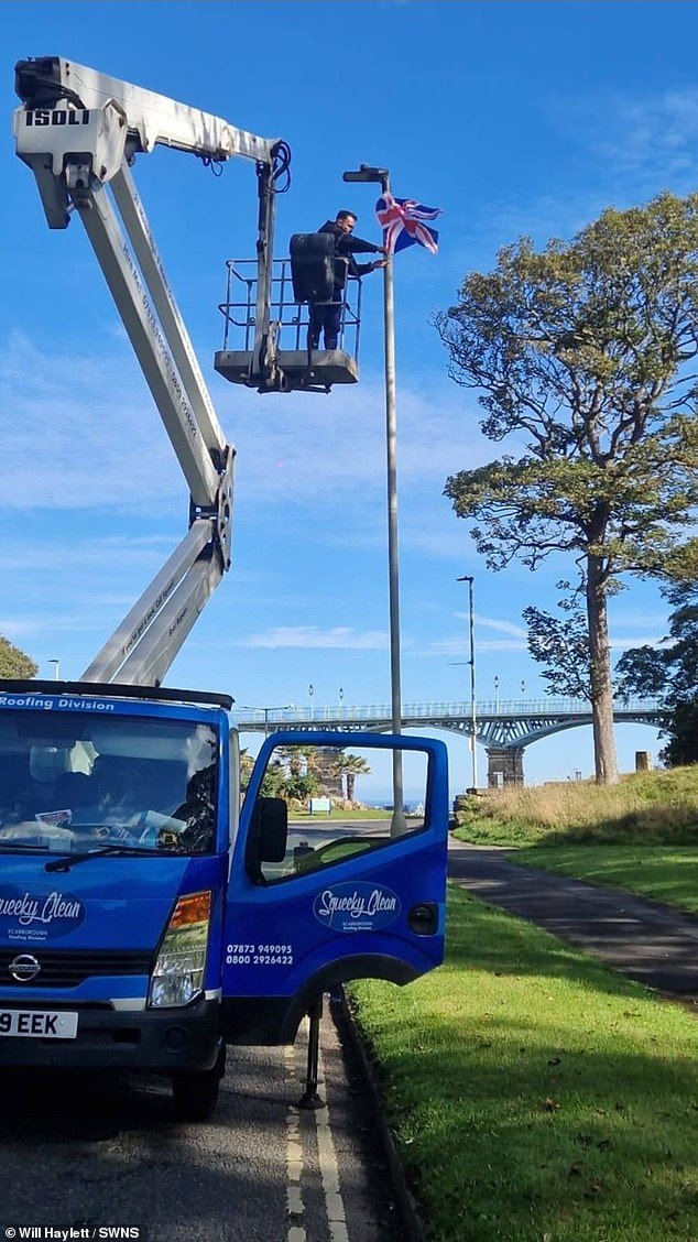 Un empresario recibió un billete de 3.000 libras esterlinas después de utilizar la grúa de su empresa para izar banderas Union Jack, antes de que el consejo las retirara todas.