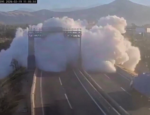 Varios muertos tras EXPLOTAR camión y carretera engullida por atronadora nube de gas en Chile