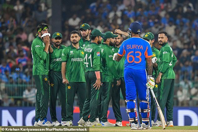 OLIVER HOLT: La mancha nunca desaparecerá si el cricket inglés permite a los propietarios indios establecer el apartheid contra los paquistaníes en The Hundred: nuestra “competencia para todos” será un abanderado de la exclusión.