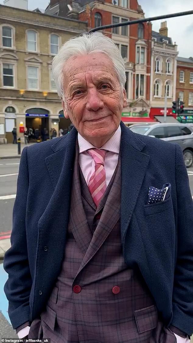 La estrella de BBC Clothes Show, Jeff Banks, dice que Whitechapel de Londres es “un país y un idioma diferentes” mientras opina sobre los comentarios de Jim Ratcliffe sobre la “colonia” mientras el video viral “es un área musulmana” genera controversia.