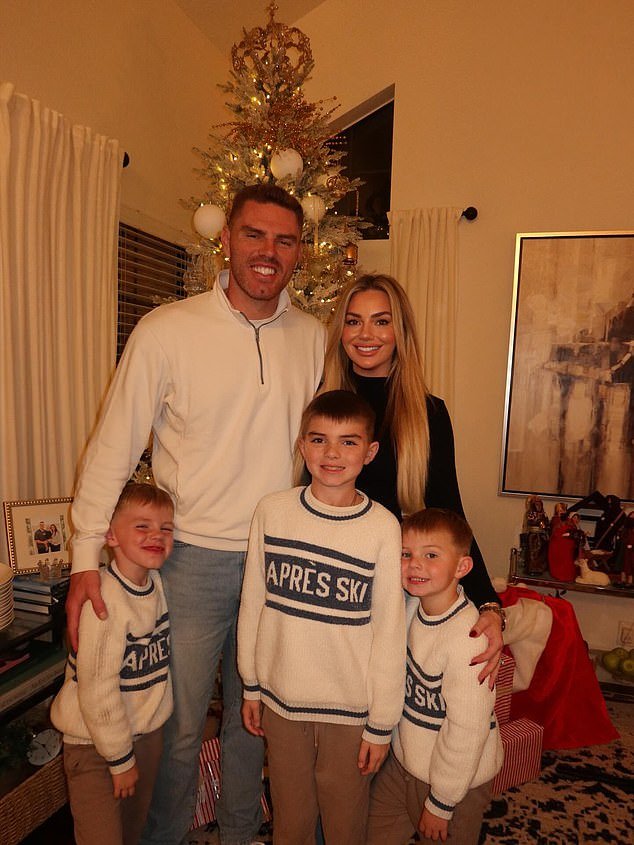 La estrella de los Dodgers, Freddie Freeman, y su esposa Chelsea anuncian que esperan otro hijo a través de una madre sustituta.