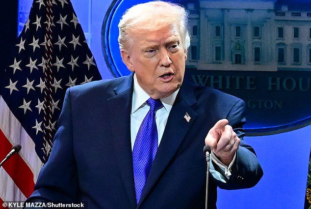 Trump ‘considera asesinar al hijo del líder supremo de Irán’, mientras valientes manifestantes marchan en Teherán cantando ‘Muerte al ayatolá’