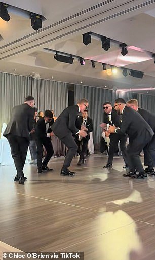 La esposa de la estrella del fútbol revela cómo él “le dio una mierda” con un acto matrimonial salvaje: “¿Sigues casado después de eso?”