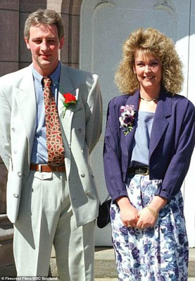 La familia de la madre de dos hijos asesinada por su marido hace 28 años exige que él revele dónde estaba escondido su cuerpo o “regrese a su celda”