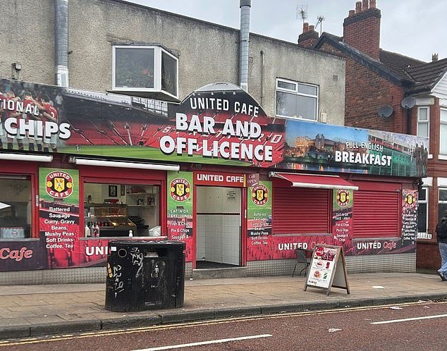 El popular café Man United es multado después de que se descubriera una INFESTACIÓN DE RATA