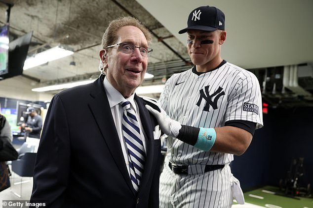 El ícono de los Yankees de Nueva York, de 87 años, preocupa a los fanáticos después de revelar que sufrió un ataque cardíaco el mes pasado.