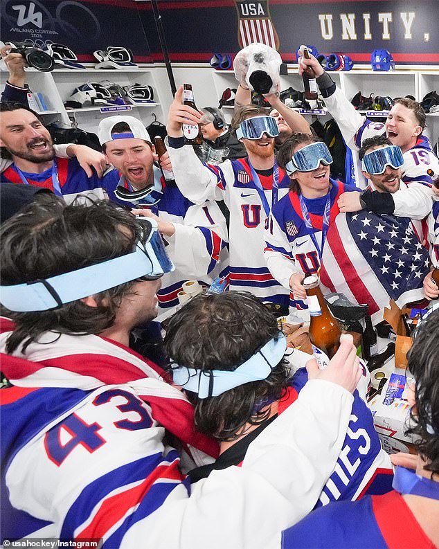 Las estrellas del hockey del equipo de EE. UU. enfrentan reacciones violentas en las redes sociales por reírse de la broma ‘misógina’ de Trump durante una llamada telefónica en el vestuario