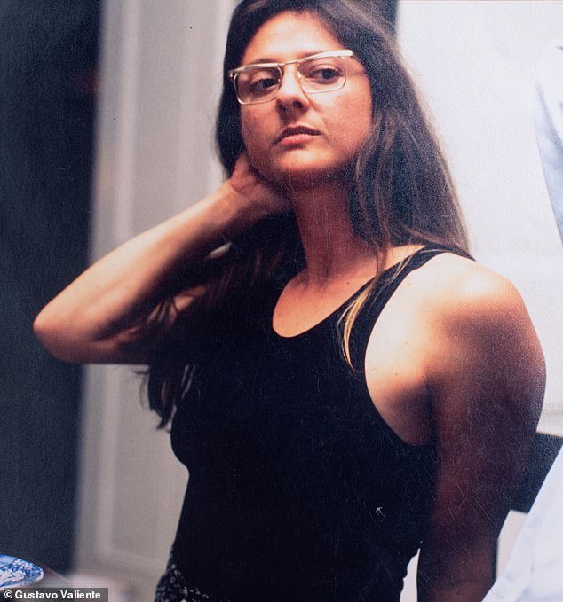 Le di a Andrew un masaje desnudo en el Palacio de Buckingham… la factura de £ 75 se pagó con un cheque bancario de Royal Family Coutts.