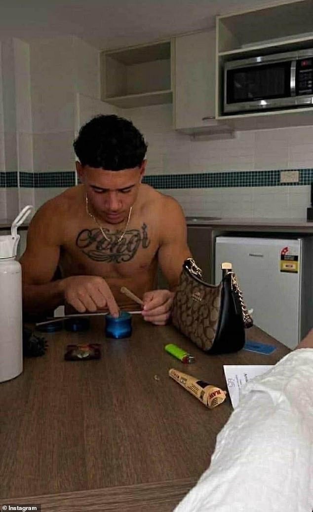 La estrella del fútbol Isaiah Iongi bajo investigación por fotos de él mismo fumando una sustancia misteriosa